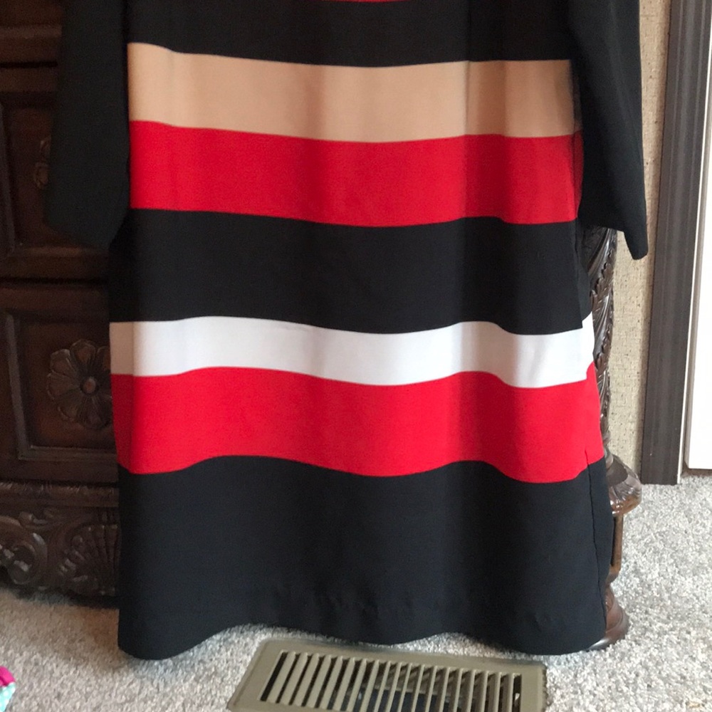 Dress - Picture 2 of 3